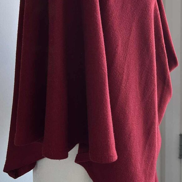 Anne Larochelle Garnet Hooded Knit Cape With Flower Tab Closure – One Size - Picture 7 of 14